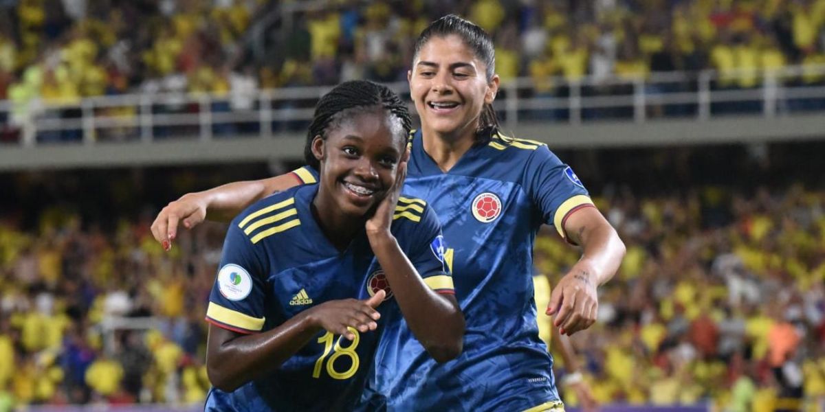 Linda Caicedo y Catalina Usme, figuras de la selección femenina.