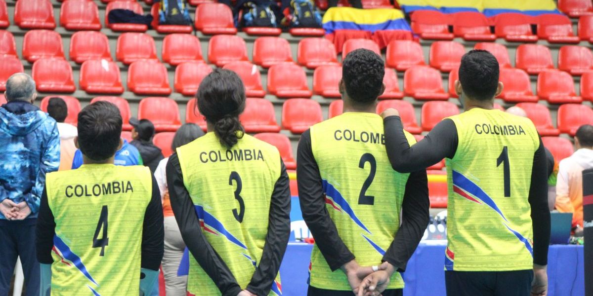 deportistas de voleibol sentado