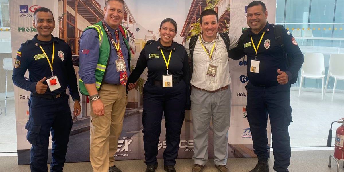 Bomberos samarios capacitándose en Cartagena.