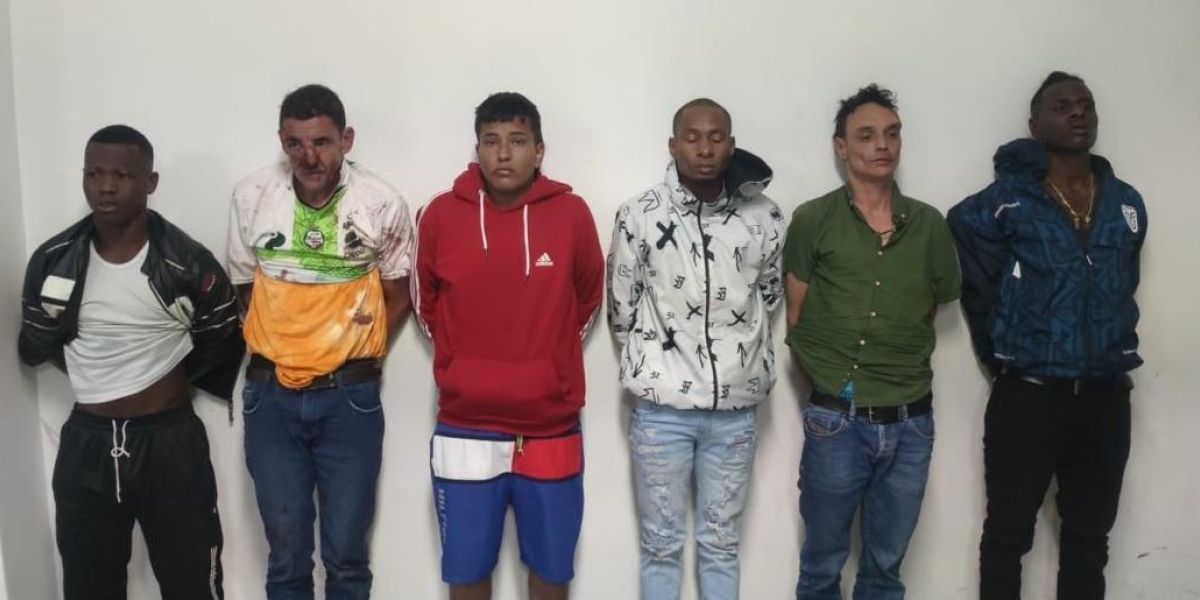 Colombianos capturados en Ecuador.