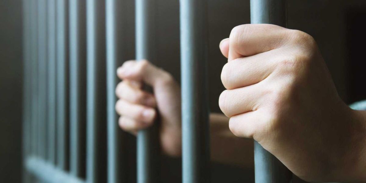 Prisión domiciliaria a docente de guardería por presunto abuso sexual a menor en Antioquia