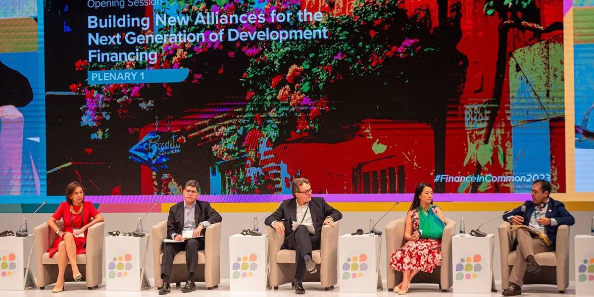 Presidencia de la República de Colombia Cartagena recibe a la Cumbre de Finanzas en Común (FICS) en su cuarta edición.