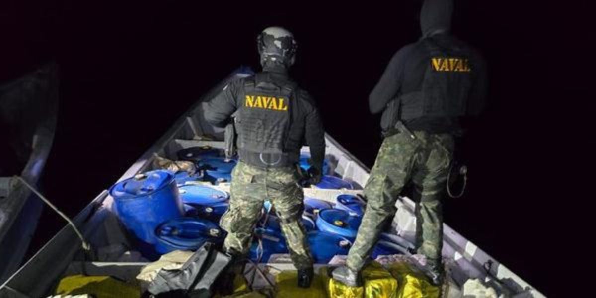 La droga fue interceptada a unas 272 millas náuticas de la estación de la Fuerza Naval de Honduras en Puerto Castilla.