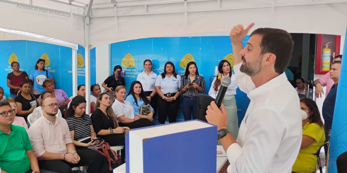 Cortesia Oscar mejia secretario de desarrollo, carlos jaramillo.