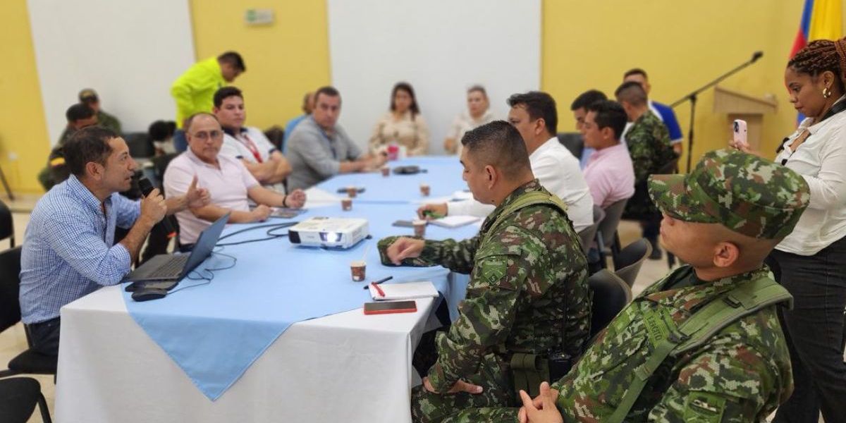 Cortesía Reunión del Secretario de Seguridad con las empresas afectadas.