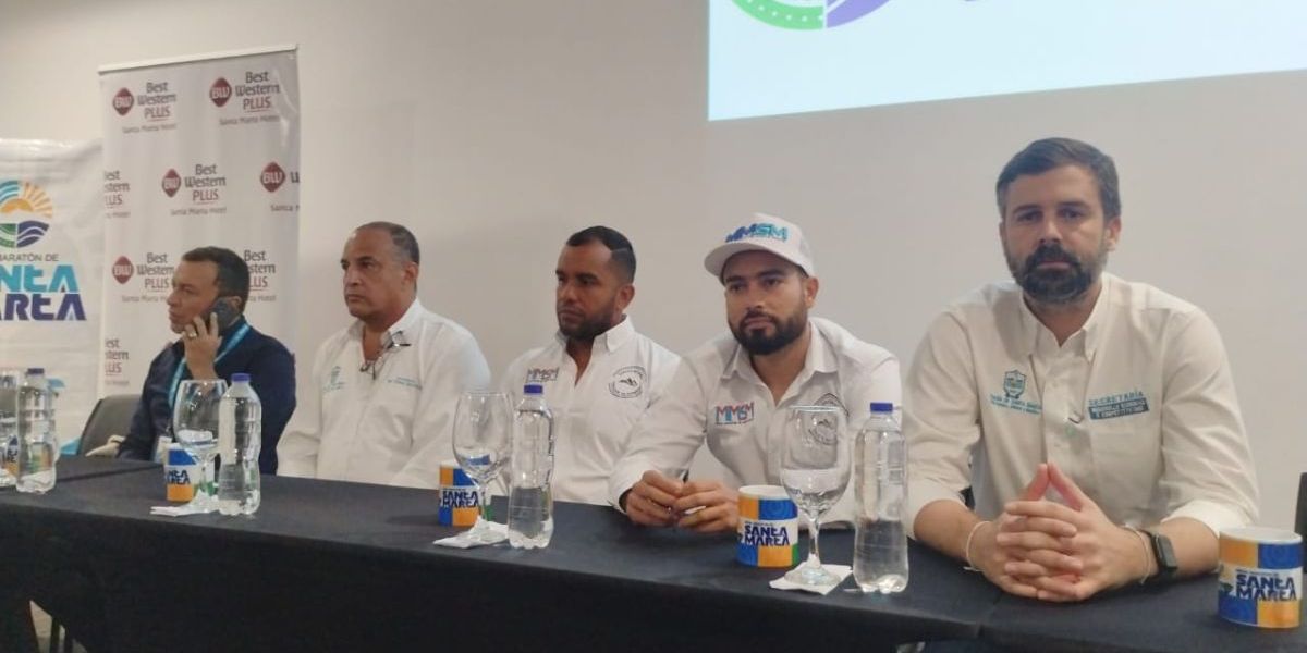 imagen de la rueda de prensa donde se presentó oficialmente la media maratón. 