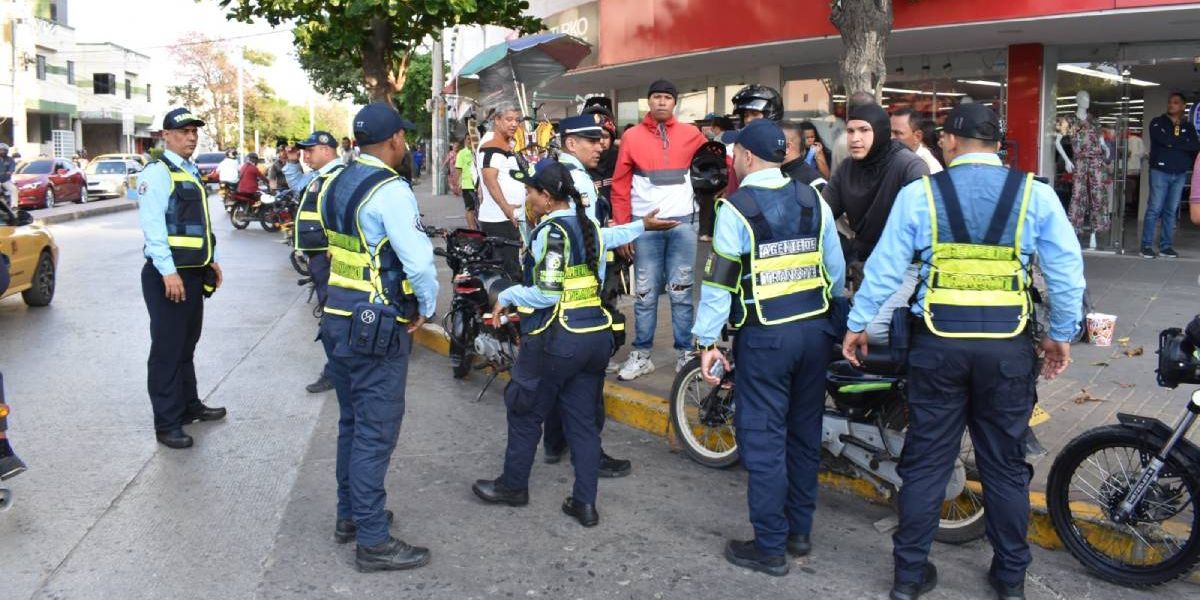 Seguimiento.co Agentes de tránsito en Santa Marta.