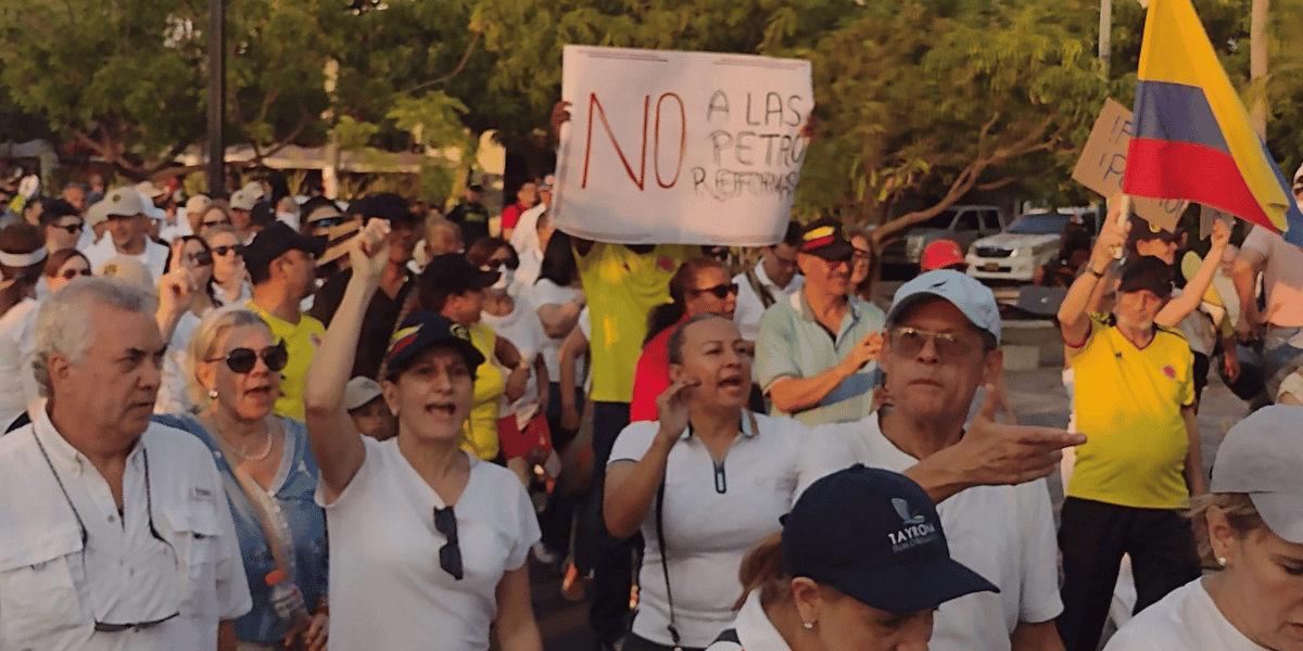 'Marcha de la mayoría' en Santa Marta