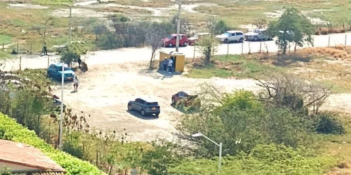 Parqueadero ilegal identificado en Pozos Colorados