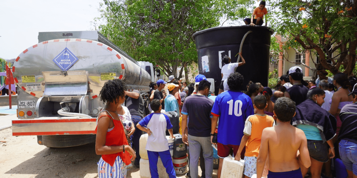 Cortesía Alcaldía y Essmar entregaron más de 27 mil litros de agua en 161 barrios del distrito