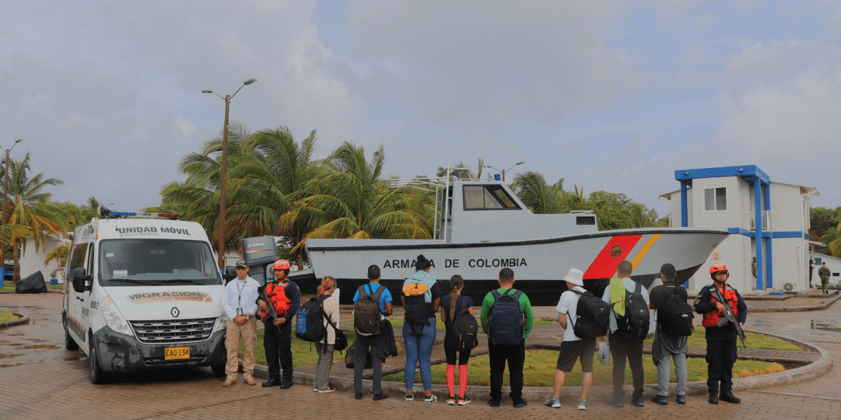 Armada rescató a ocho extranjeros de las redes de tráfico ilegal de migrantes