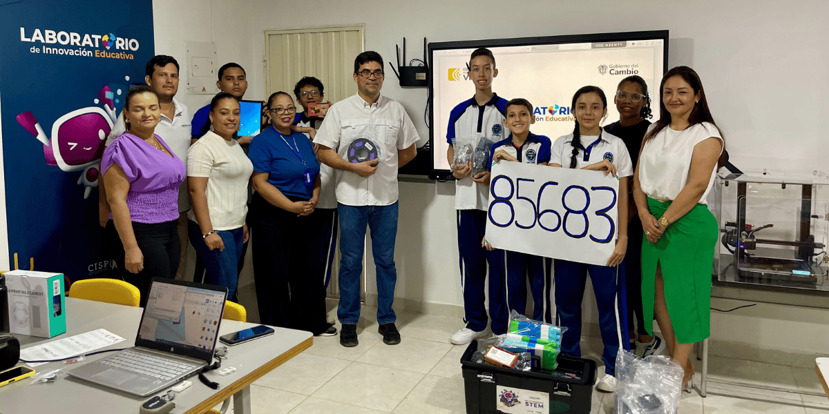 La Alcaldía a través de la Secretaría de Educación entregó laboratorios de innovación para beneficio de más de 9.500 estudiantes en Santa Marta.