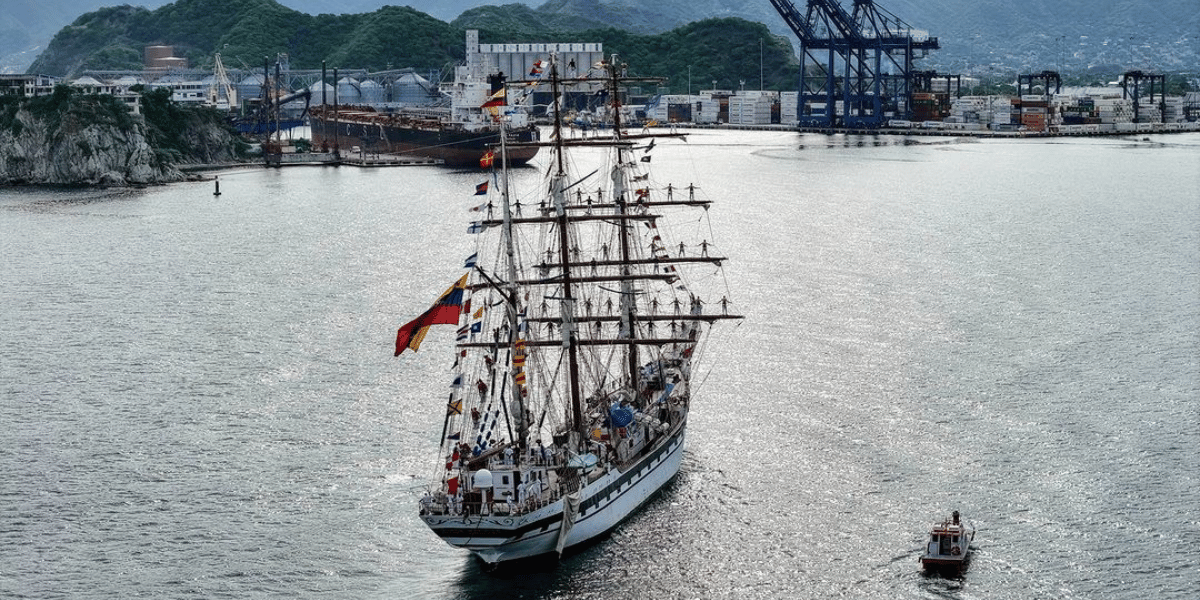 Cortesía El buque escuela Simón Bolívar, insignia de Venezuela, llegó al Puerto de Santa Marta