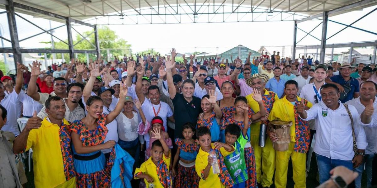 Visita del ministro a pueblos palafitos.