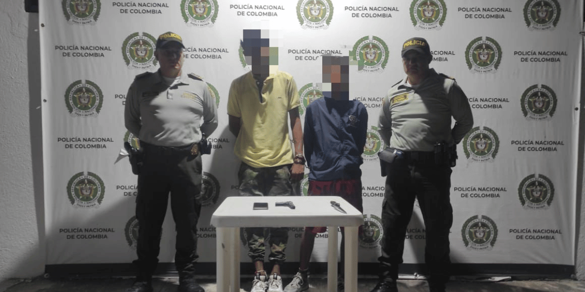 Policía Metropolitana de Santa Marta Capturan a dos individuos por presunto hurto a turistas en el Camellón