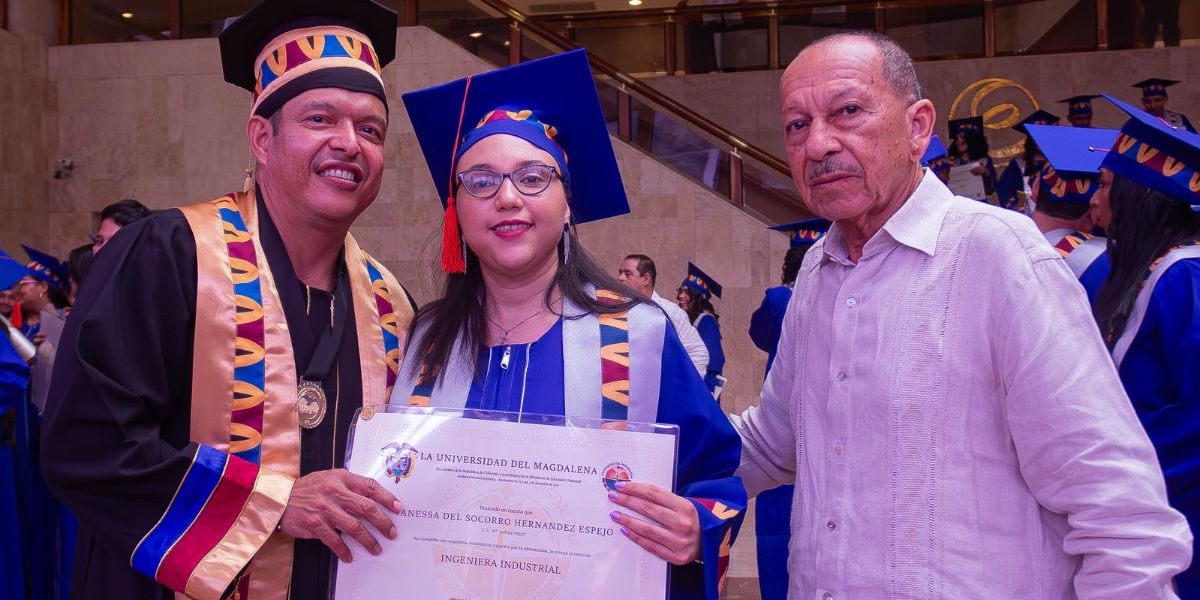 Tras varios años de esfuerzo y luchar contra quebrantos de salud, Vanessa Hernández Espejo alcanzó el sueño de graduarse como Ingeniería Industrial de la Universidad del Magdalena