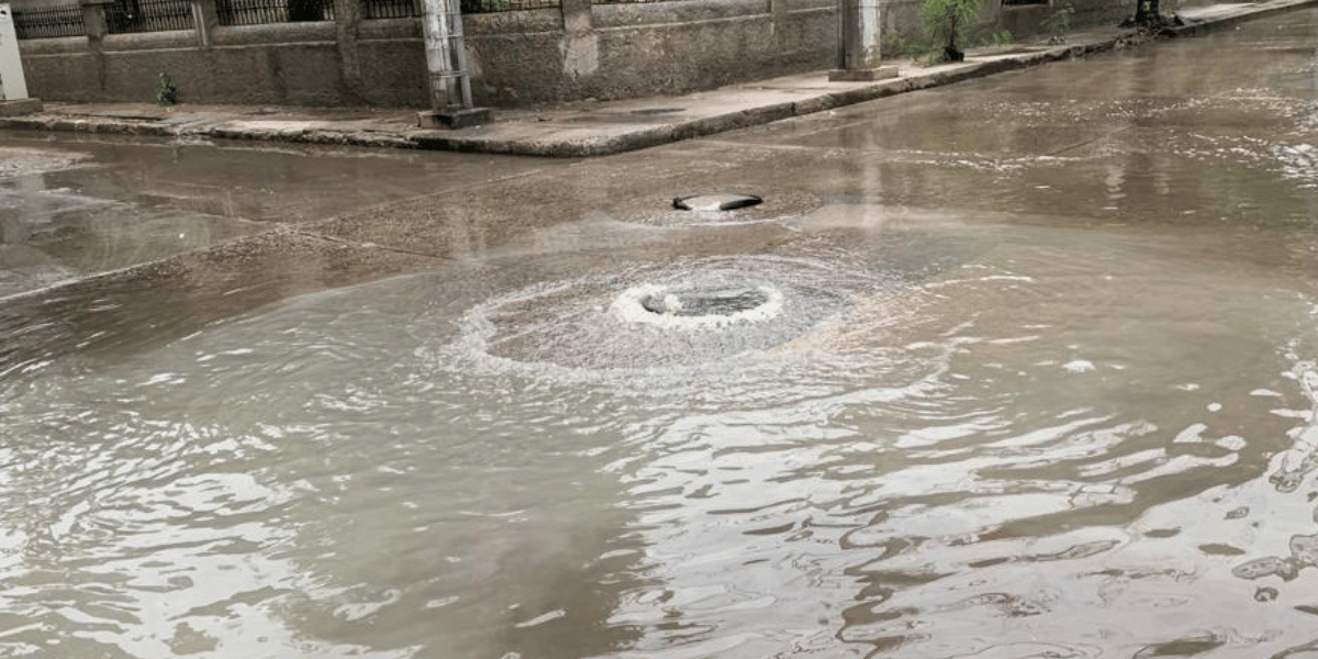 Corte ordena acciones urgentes por desbordamiento de alcantarillado en Los Cocos