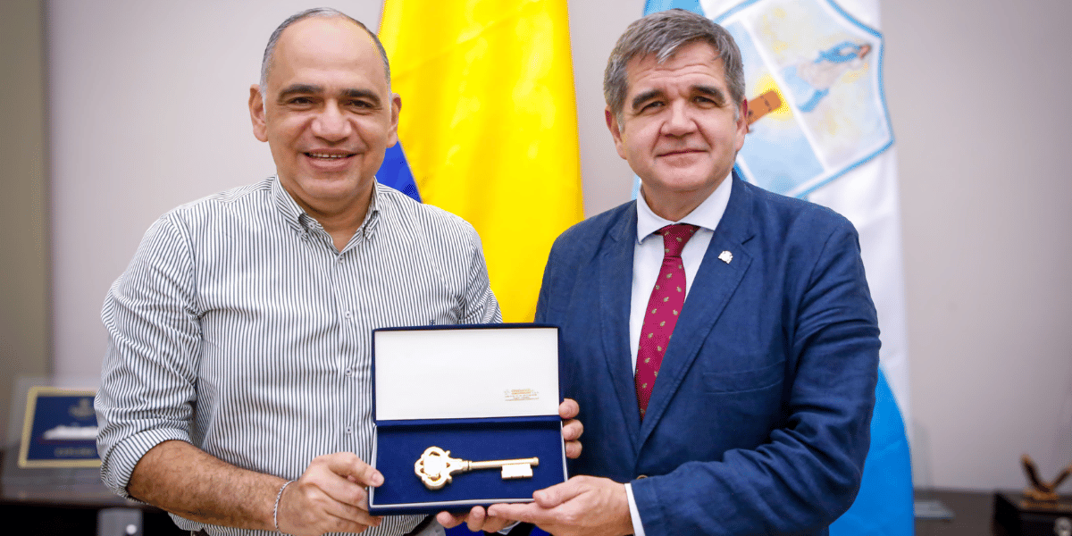 Alcalde Carlos Pinedo y embajador de España en Colombia, Joaquín María de Arístegui Laborde.