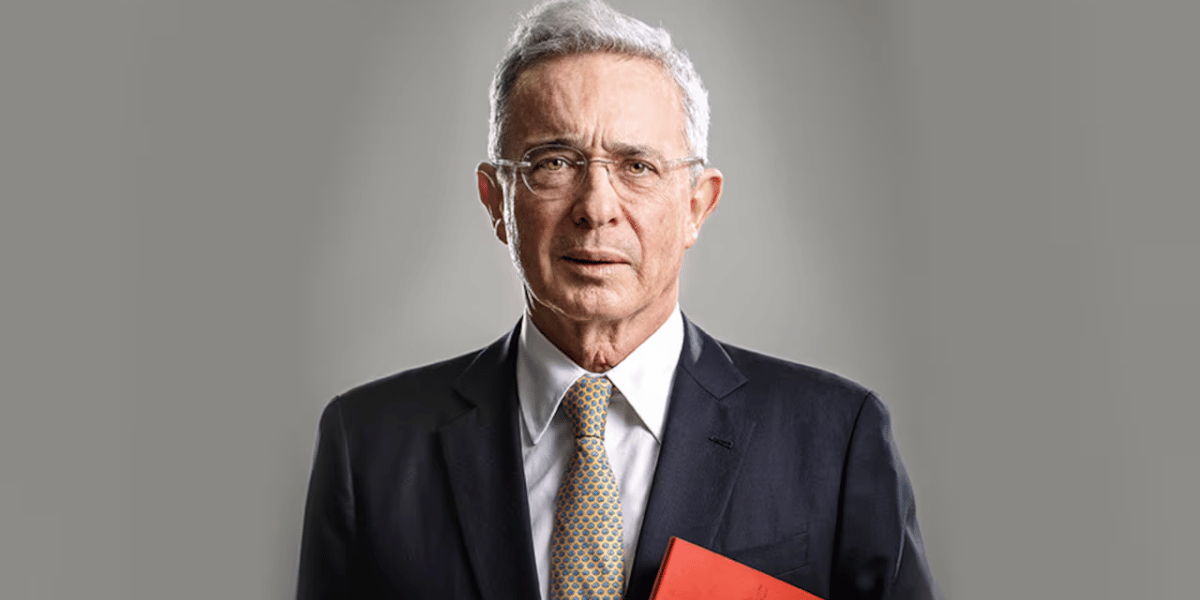 Semana Álvaro Uribe