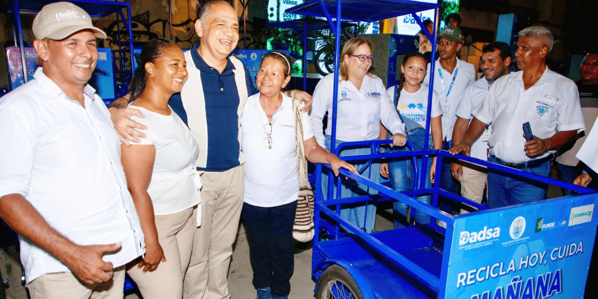 Alcaldía entrega triciclos y herramientas de apoyo a más de 450 recicladores en Santa Marta
