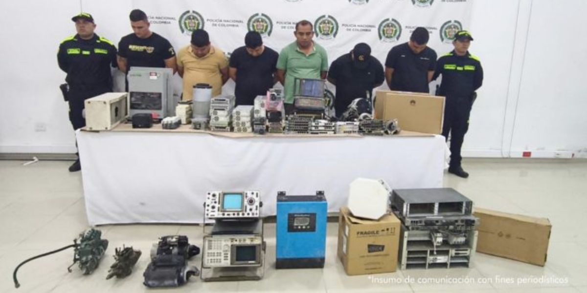 Los imputados habrían cometido los hurtos mientras desarrollaban sus actividades laborales.