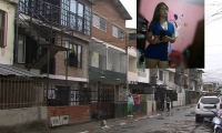 Paula Vera Arce, de 23 años, y la casa (reja negra) en donde ocurrieron los hechos
