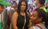 Las mujeres fueron capturados por la policía en el establecimiento comercial.