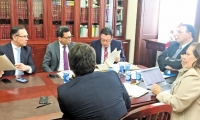 El presidente del Senado, Efraín Cepeda, se reunió ayer, por última vez, con su equipo jurídico.