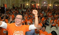 Carlos Caicedo en su encuentro con jóvenes en Barranquilla.