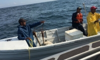 Los pescadores fueron trasladados a la playa de Bello Horizonte. 