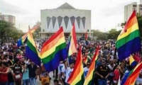 Decirle a un homosexual "maricón" o "marica" es discriminatorio. 