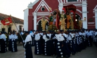 Tradicional procesión de Semana Santa en Mompox.