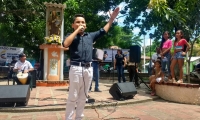 La Escuela Musical "Descubriendo Talentos" hizo su show en la plaza principal de Orihueca.