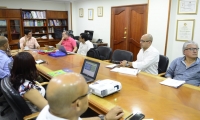 Aspecto de la reunión de los pares académicos con las directivas de la Universidad del Magdalena.