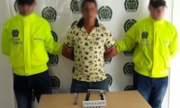 Durante el procedimiento a ‘canti’ le encontraron un arma de fuego tipo pistola marca Browning, calibre 9 milímetro y municiones.  