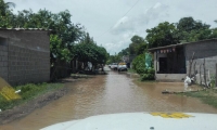 Las aguas del rio Ariguaní rompieron los taludes e inundó seis barrios en la cabecera municipal de Algarrobo.