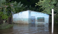 El desbordamiento del río Guachaca afectó a las familias aledañas.