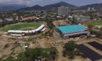 Imagen de la construcción del estadio de sóftbol