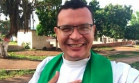Juan Carlos Mendoza, sacerdote de la Polémica.