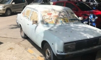 Este vehículo, que es pintado en un parqueadero público en El Rodadero, provocó el incidente.