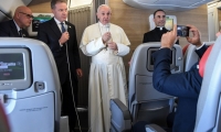 Papa Francisco, en rueda de prensa durante el vuelo de regreso