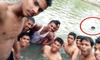 Selfie mortal: jóvenes en India no se percatan que su amigo se ahoga en la piscina