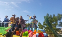 La reina infantil, María José Torres lideró el recorrido. 