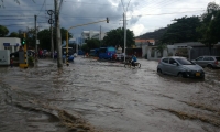 Así quedaron algunas calles con el aguacero. 