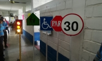 Secretaría de Movilidad se toma colegios públicos. 