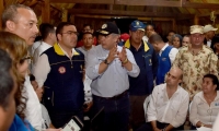 El presidente visitó el puesto de mando unificado.