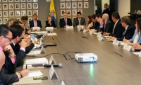 El Presidente Duque y la Ministra de Trabajo Alicia Arango, con la Comisión de Concertación. 