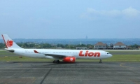 El avión desapareció 13 minutos después de despegar del aeropuerto de Yakarta.