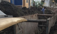 La reposición de la tubería de alcantarillado se realizó en el barrio El Pantano.