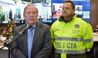 El ministro de Defensa, Guillermo Botero y el director de la Policía, Jorge Hernán Nieto.